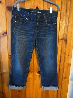 American Eagle Outfitters Women's Dark Blue Artist Cropped Jeans